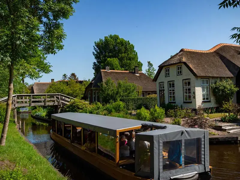 Giro panoramico di Giethoorn dal gusto
