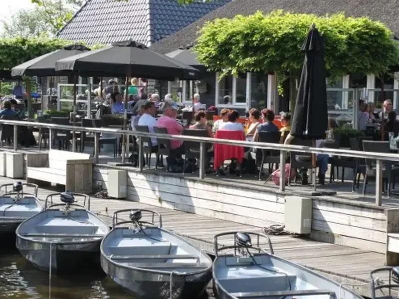 Bootfahren & Mittagessen in Giethoorn